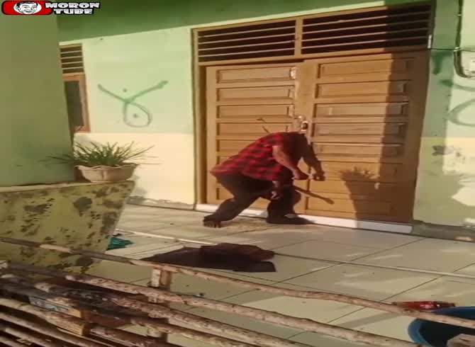 Video :Karma stops him in his tracks when he attempts to loot a home (Warning - shocking)